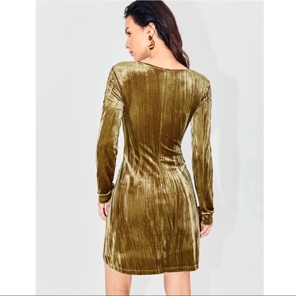 Long Sleeve Back Zipper Velvet Dress - Picture 4 of 6